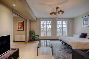 2 bedrooms, iron/ironing board, free WiFi, bed sheets - Le Gambetta - T3 Standing avec Parking, Wifi, Netflix (Laval)