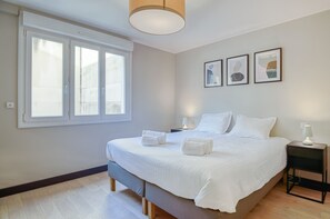 2 bedrooms, iron/ironing board, free WiFi, bed sheets - Le Gambetta - T3 Standing avec Parking, Wifi, Netflix (Laval)