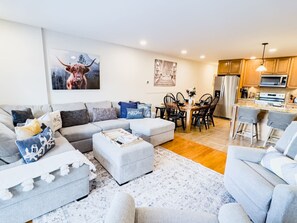 Smart TV, fireplace, video games, stereo