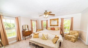 8 bedrooms, WiFi, bed sheets