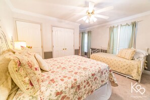 8 bedrooms, WiFi, bed sheets - The Ada Estate Home at Kick Back Ranch & Event Center, 8br 4.5bth, Accom. 20 (Ramer)