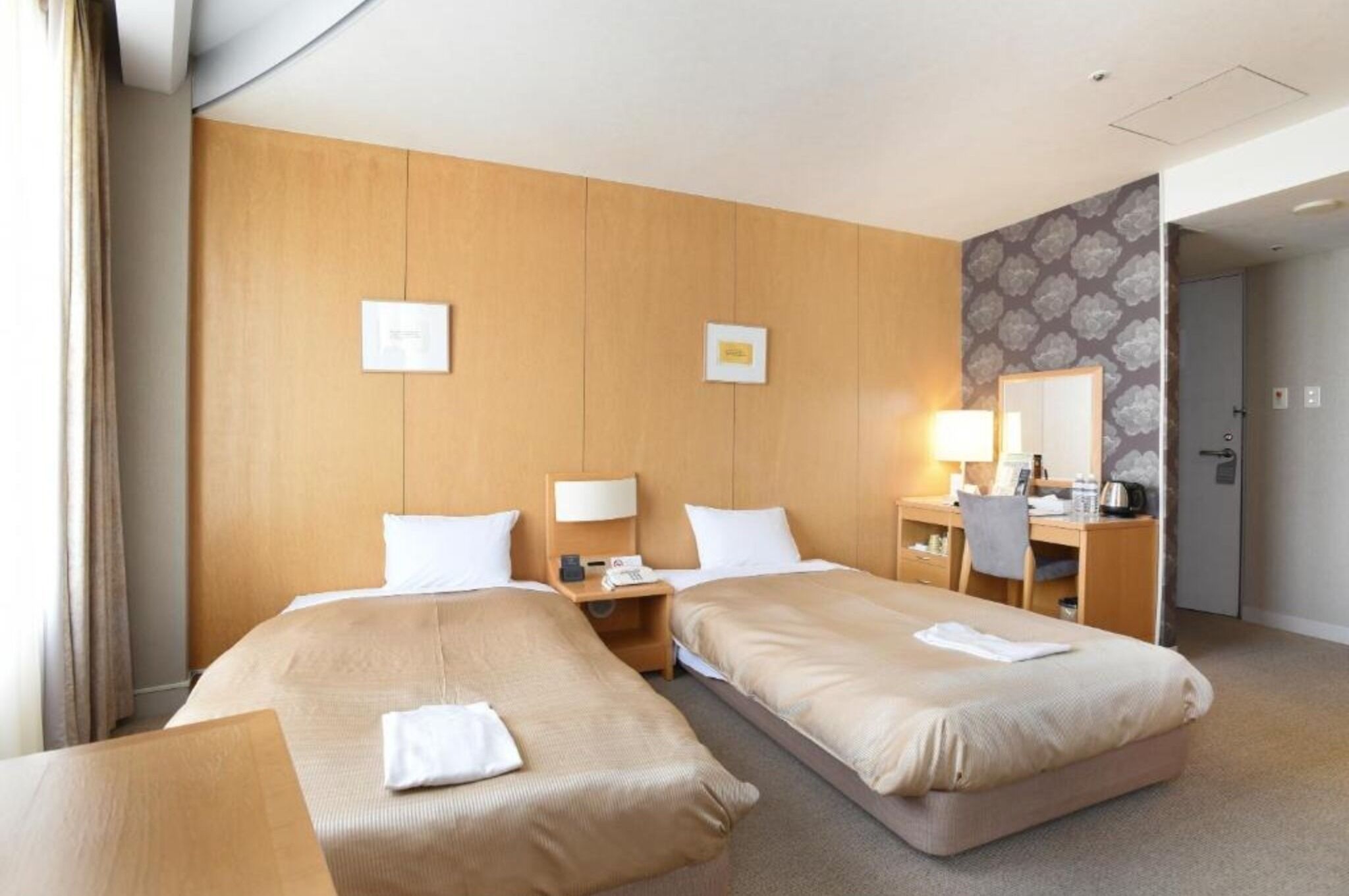 1 chambre, bureau, fer et planche à repasser, Wi-Fi gratuit