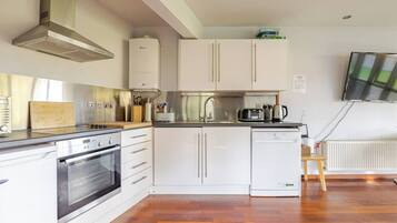 Refrigerador, microondas, horno, placa de cocina