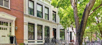 Historic luxury townhouse on Chicago's Gold Coast