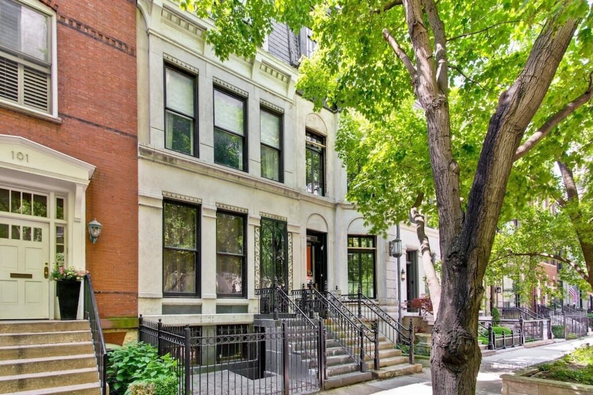 Historic luxury townhouse on Chicago's Gold Coast