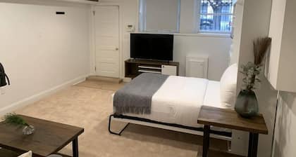 Studio flat in the heart of Chicago's Gold Coast