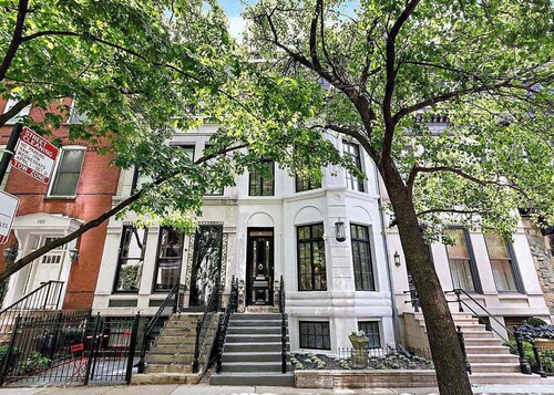 Studio flat in the heart of Chicago's Gold Coast