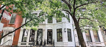 Studio flat in the heart of Chicago's Gold Coast