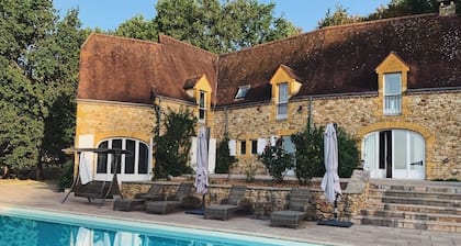 Luxury Chateau with Pool & Hot Tub - Family Fun!