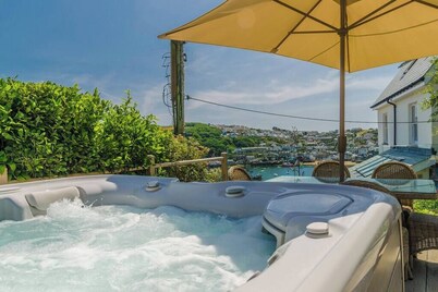 Victorian Schoolhouse w/ Hot Tub & Harbour Views