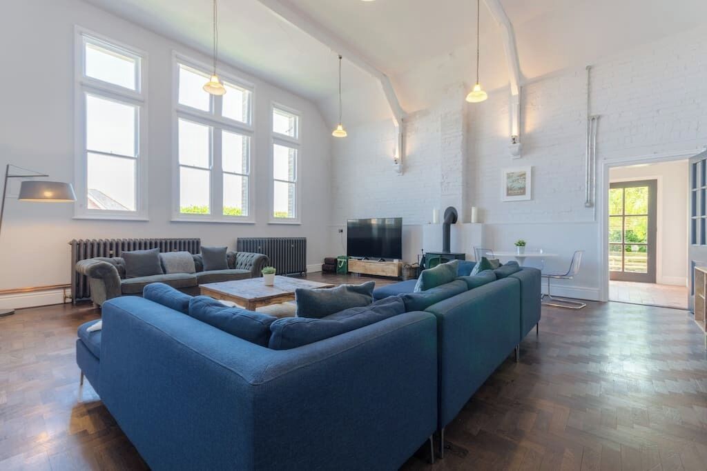 TV, fireplace, DVD player, offices