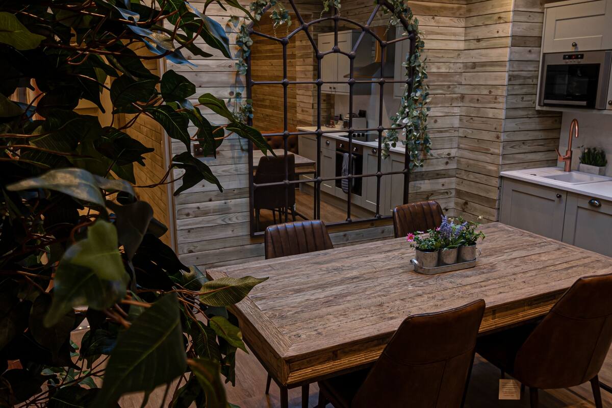 the tree house | living area | 32-inch smart tv with digital channels, tv