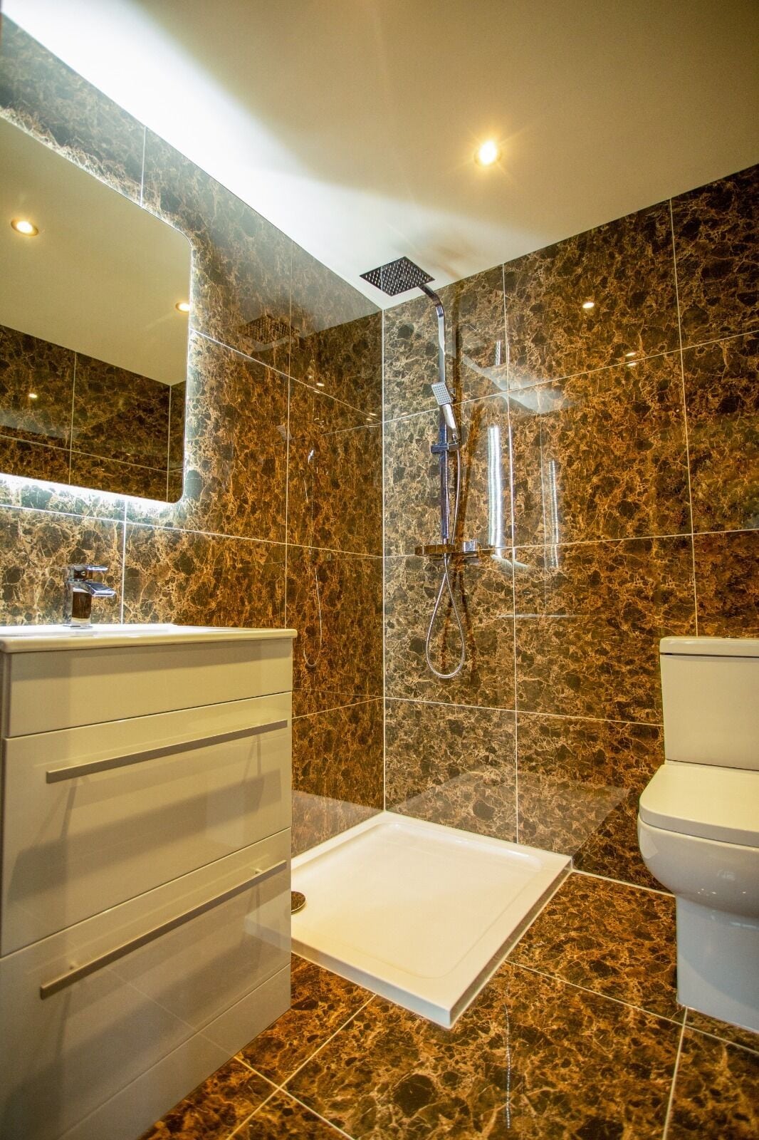 zoo | bathroom | designer toiletries, hair dryer, towels, soap