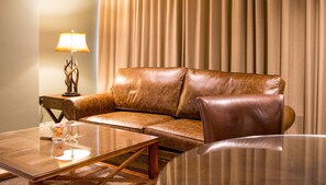 Ralph | Living area | 32-inch Smart TV with digital channels, TV - The Hotel Chester (Chester)