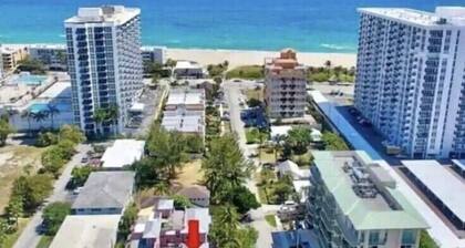 PERFECT BEACH GETAWAY-Las Playas -Walk to Beach, Shops & Dining