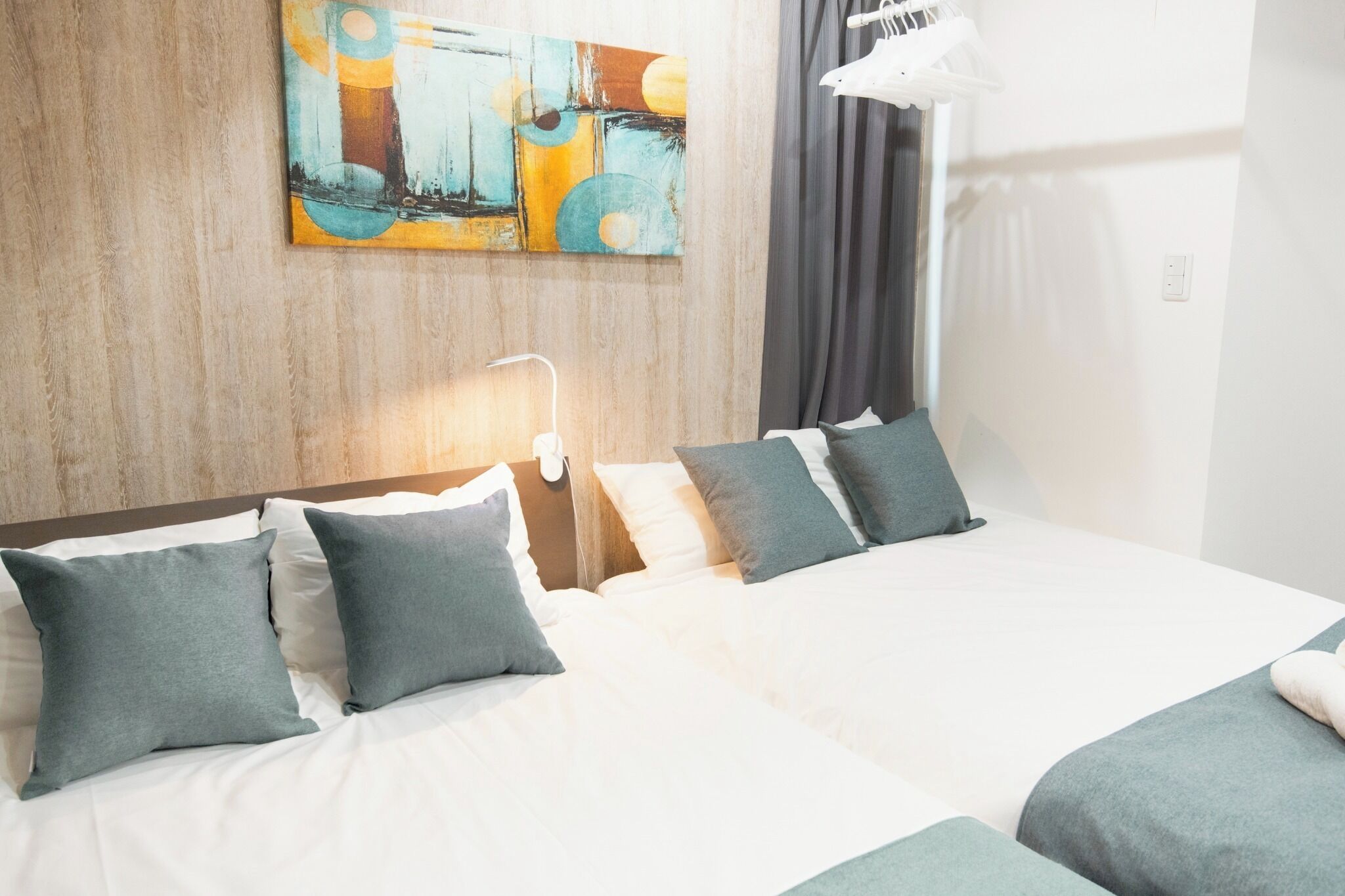 1 slaapkamer, een strijkplank/strijkijzer, gratis wifi, beddengoed