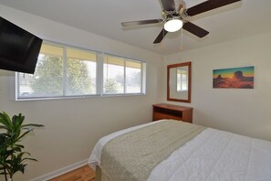 3 bedrooms, iron/ironing board, travel cot, free WiFi