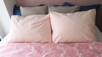 1 bedroom, iron/ironing board, WiFi (free), bed sheets
