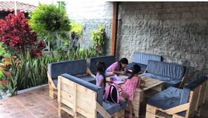 Outdoor dining - San Francisco de Asis (rozo)