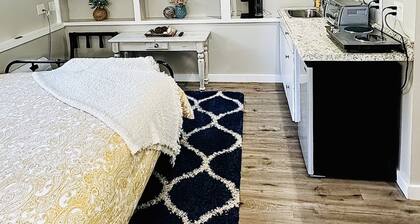 Charming Victorian Studio in Historial Downtown Logan