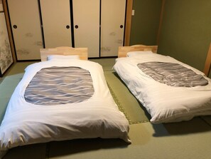 2 bedrooms, desk, free WiFi, bed sheets