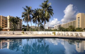 Pool - Le Frontenac 210 STR-01055 (Sunny Isles Beach)