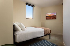 Iron/ironing board, free WiFi, bed sheets - Modern Desert Dwelling, Pet Friendly (Ivins)