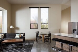 Smart TV - Modern Desert Dwelling, Pet Friendly (Ivins)