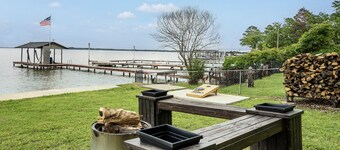 Lakefront w/ Dock, 300mb WIFI, Theater, Arcade