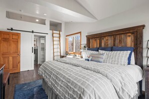 5 bedrooms, memory foam beds, desk, iron/ironing board