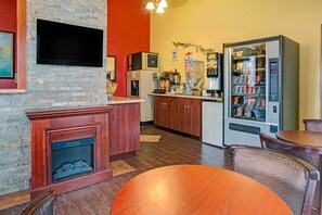 Dining - Oyo Hotel Downtown Castle Rock (Castle Rock)