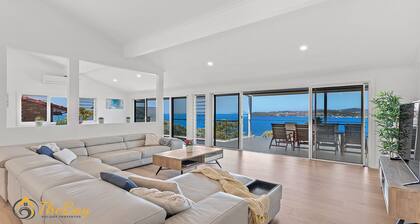 Randall Drive No 64 - Magnificent Views - Pool - Air con - WiFi - The list goes on!