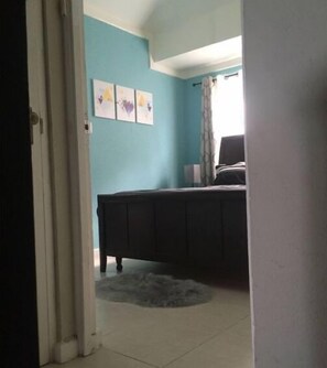 2 bedrooms, iron/ironing board, WiFi - Nuu Naples Hills (Very Central) (Montego Bay)