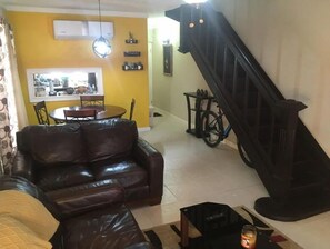 TV - Nuu Naples Hills (Very Central) (Montego Bay)