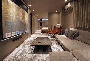 TV, video game console, Netflix, streaming services - OPEN 2025 Fukuokas largest and most luxurious p / Fukuoka Fukuoka (Fukuoka)