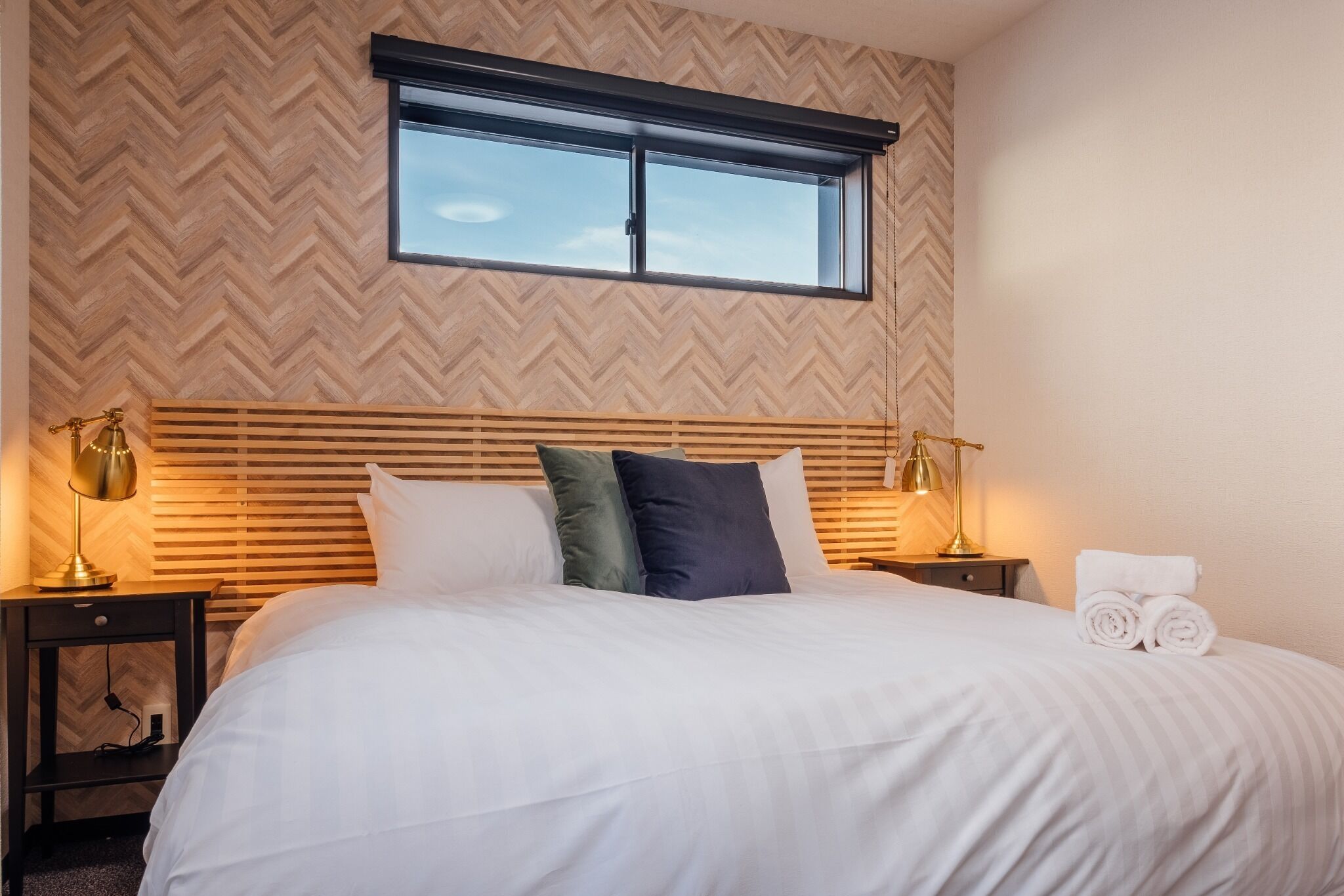 3 chambres, bureau, Wi-Fi gratuit, draps fournis