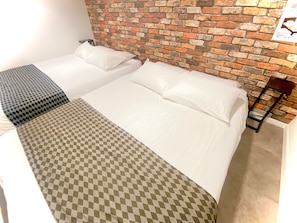 1 chambre, bureau, fer et planche à repasser, Wi-Fi gratuit