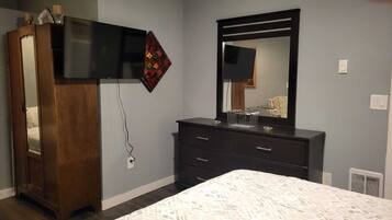 1 bedroom, iron/ironing board, WiFi, bed sheets