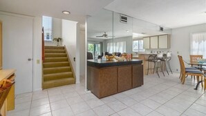 Unclassified image, 5 of 30, button - Townhouse steps to the beach & Village (Siesta Key)