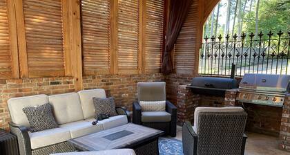 5-Star Spacious & Private Downtown Natchez Home!