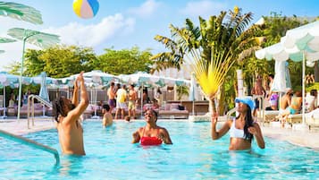 2 Außenpools, Cabañas (gegen Gebühr), Sonnenschirme