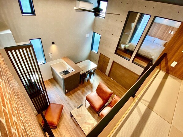 2 soverom, skrivebord, wi-fi (inkludert) og sengetøy