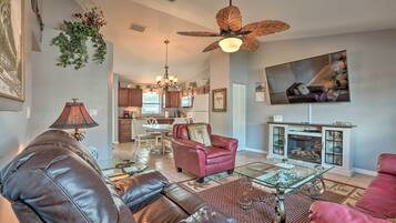 TV, fireplace