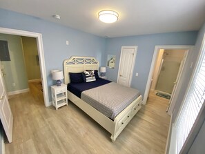 3 slaapkamers, een strijkplank/strijkijzer, gratis wifi, beddengoed