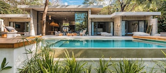 Casa Lanui, large beachfront luxury villa by Elite Beach Villas