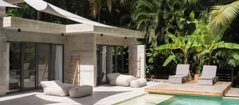 Casa Lanui, large beachfront luxury villa by Elite Beach Villas