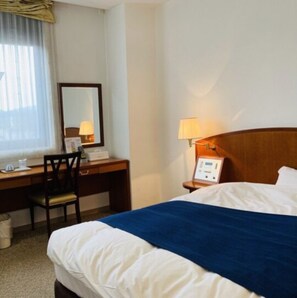 1 slaapkamer, een bureau, een strijkplank/strijkijzer, gratis wifi
