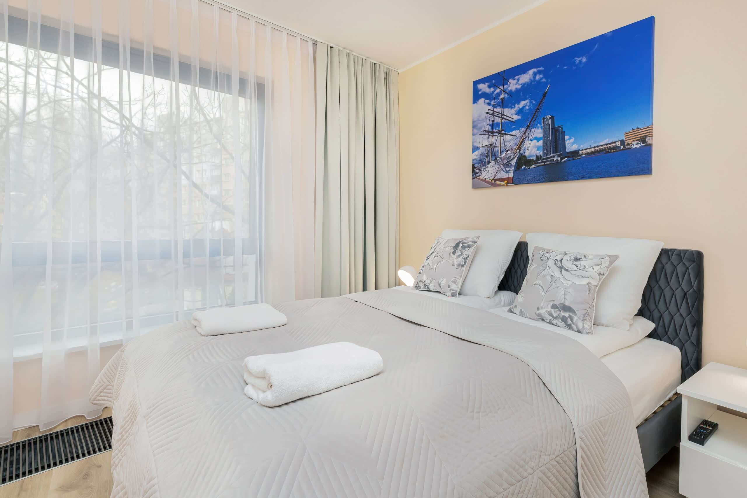 2 bedrooms, iron/ironing board, bed sheets