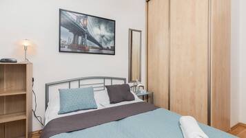 1 bedroom, iron/ironing board, WiFi, bed sheets