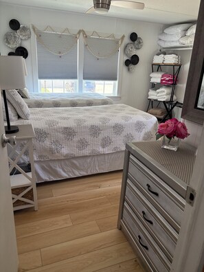 2 Schlafzimmer, Schreibtisch, Bügeleisen/Bügelbrett, kostenloses WLAN